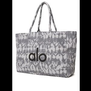 💎NWT Aloyoga shopper tote